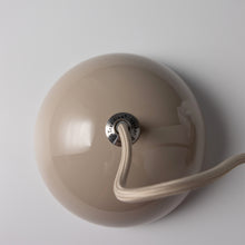 Load image into Gallery viewer, &TRADITION | Flowerpot VP10 av Verner Panton 1968 - Flere farger tilgjengelig