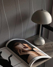 Charger l'image dans la galerie, &TRADITION | Flowerpot VP9 Portable par Verner Panton 1968 - Plusieurs couleurs disponibles