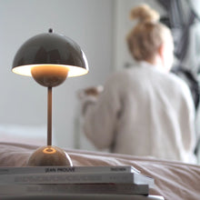 Charger l'image dans la galerie, &TRADITION | Flowerpot VP9 Portable par Verner Panton 1968 - Plusieurs couleurs disponibles