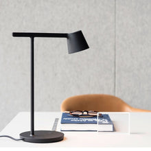 Laden Sie das Bild in den Galerie-Viewer, MUUTO | Tip Tischlampe - Mehrere Ausführungen erhältlich