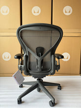 Load image into Gallery viewer, Herman Miller | Aeron Chair With Graphite Frame with Graphite Base