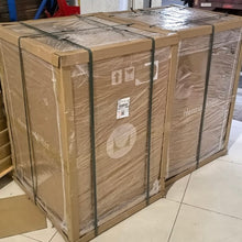 Load image into Gallery viewer, Herman Miller | Aeron Chair With Graphite Frame with Graphite Base