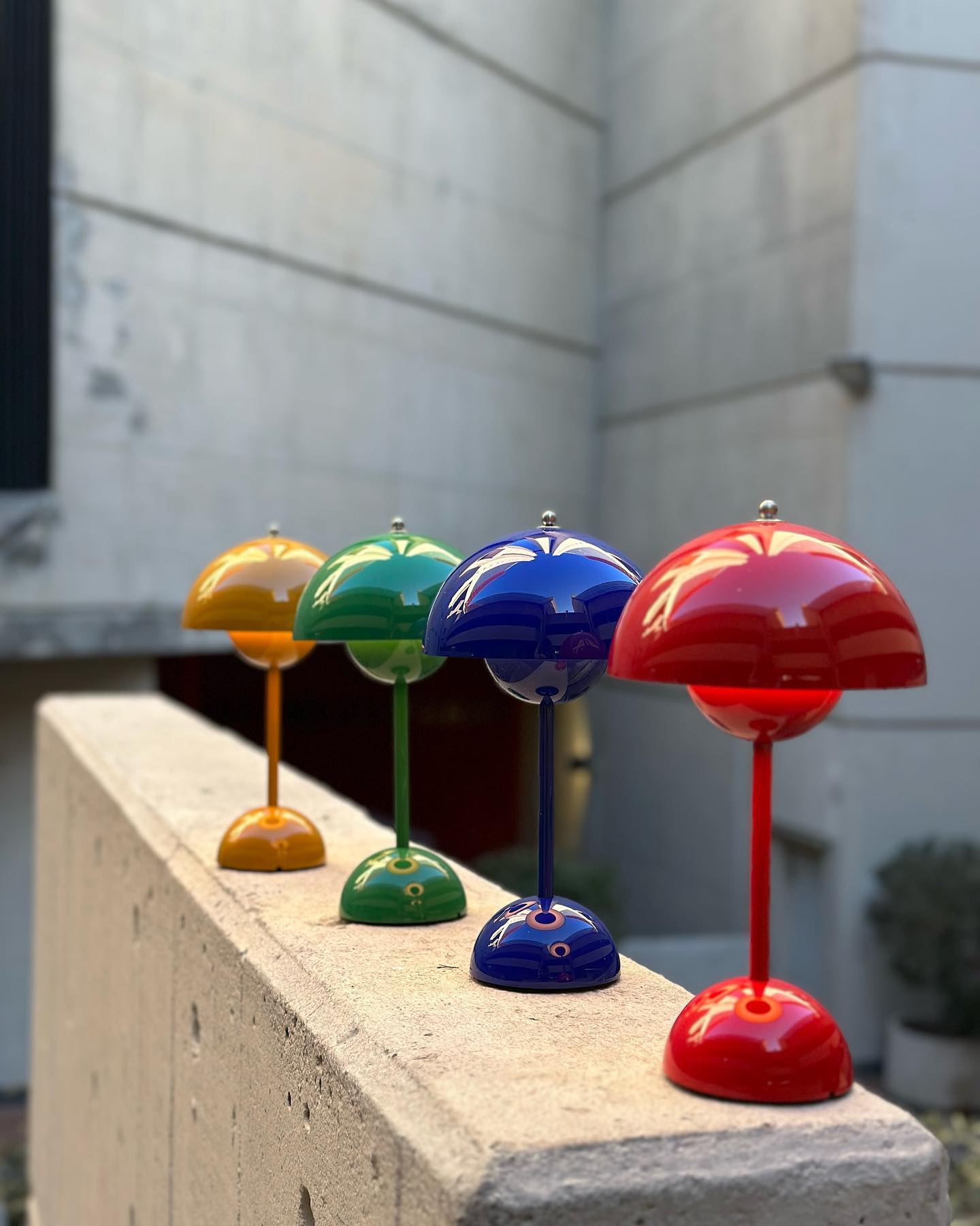 &TRADITION | Flowerpot VP9 Portable by Verner Panton 1968