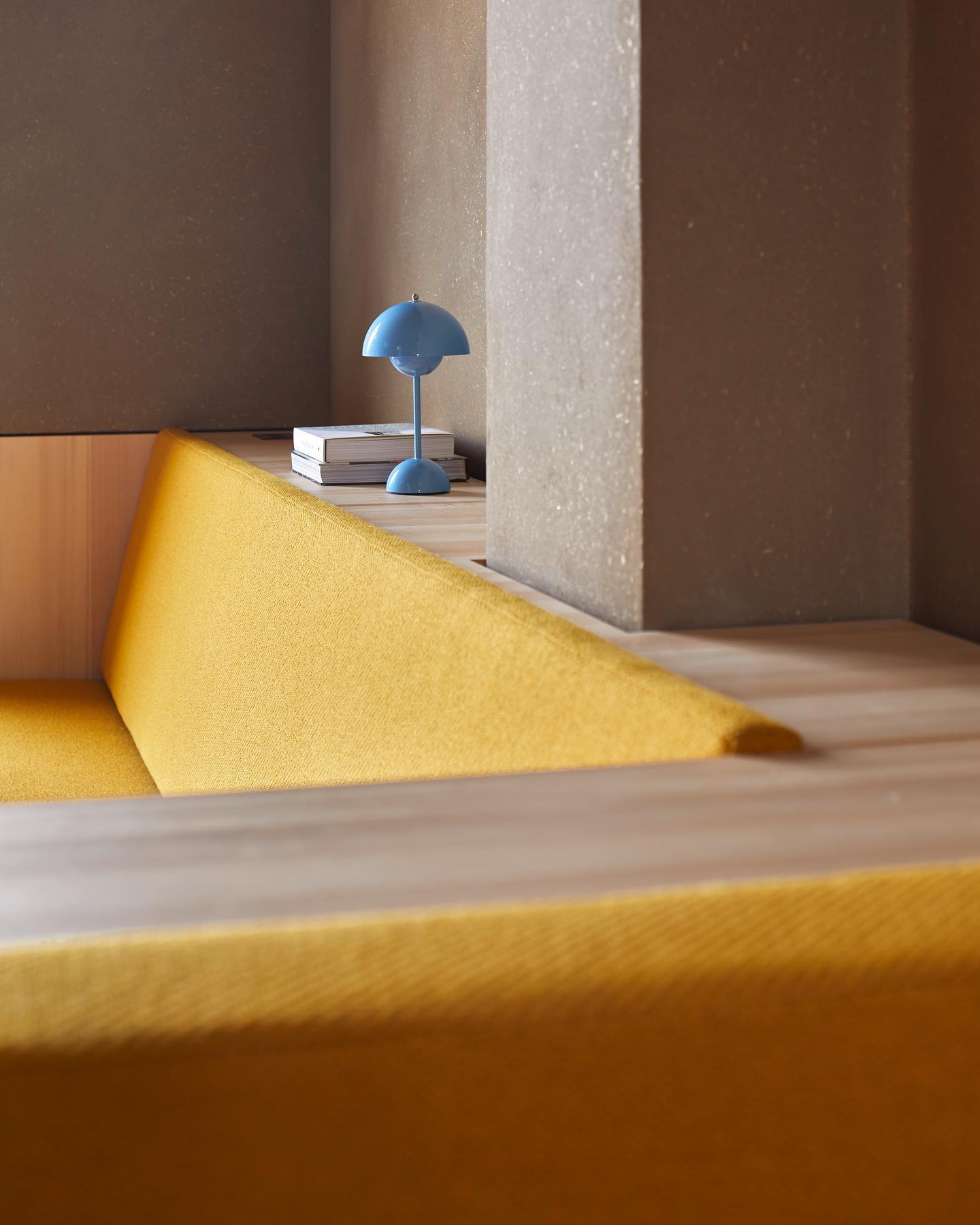 &TRADITION | Flowerpot VP9 Portable by Verner Panton 1968