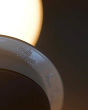 Laden Sie das Bild in den Galerie-Viewer, Louis Poulsen von Verner Panton 1971 | Tragbare Tischlampe Panthella 160 (mehrere Farben erhältlich) 
