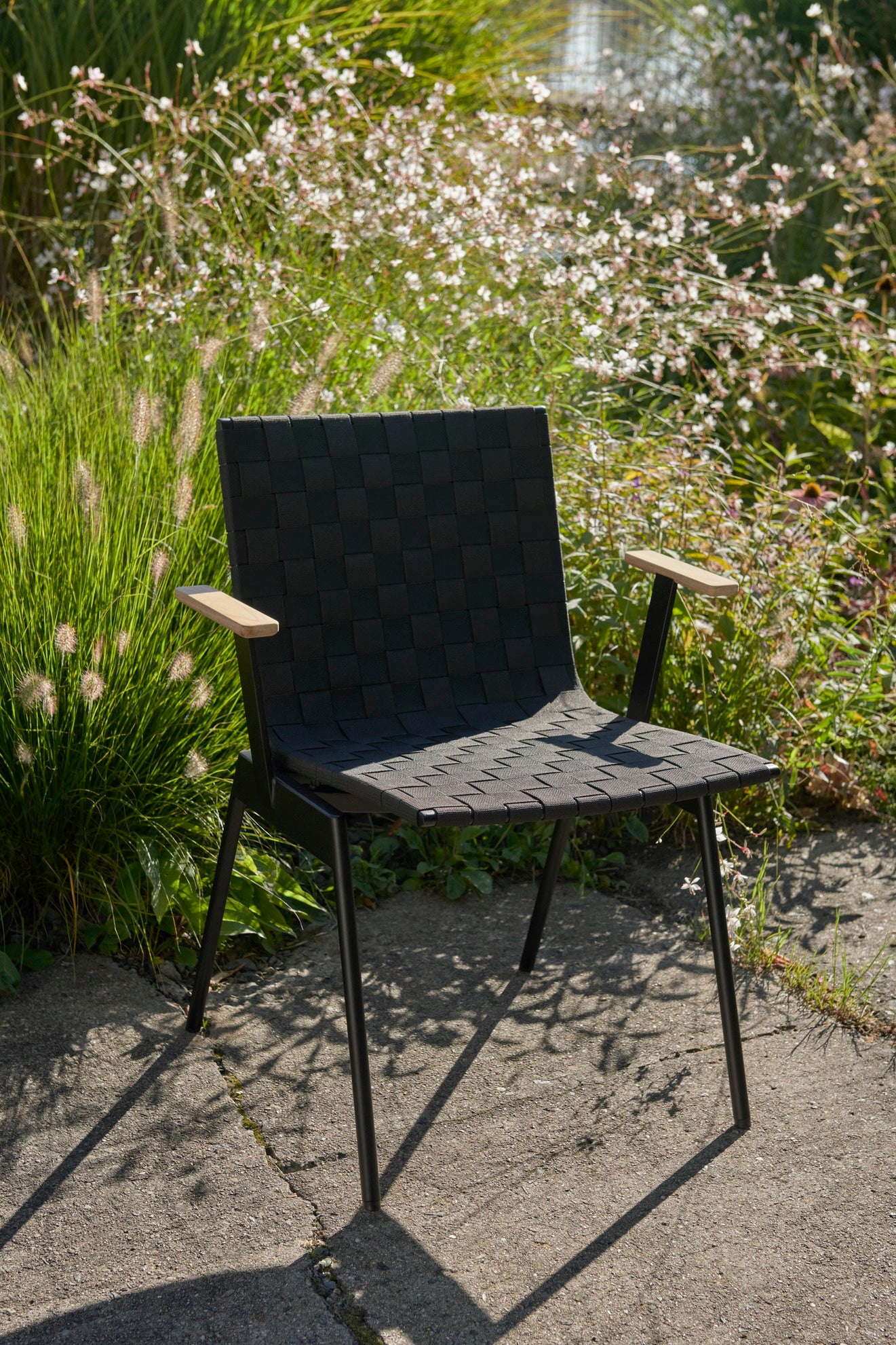 &Tradition | Ville AV34 - Outdoor Armchair - Warm Black