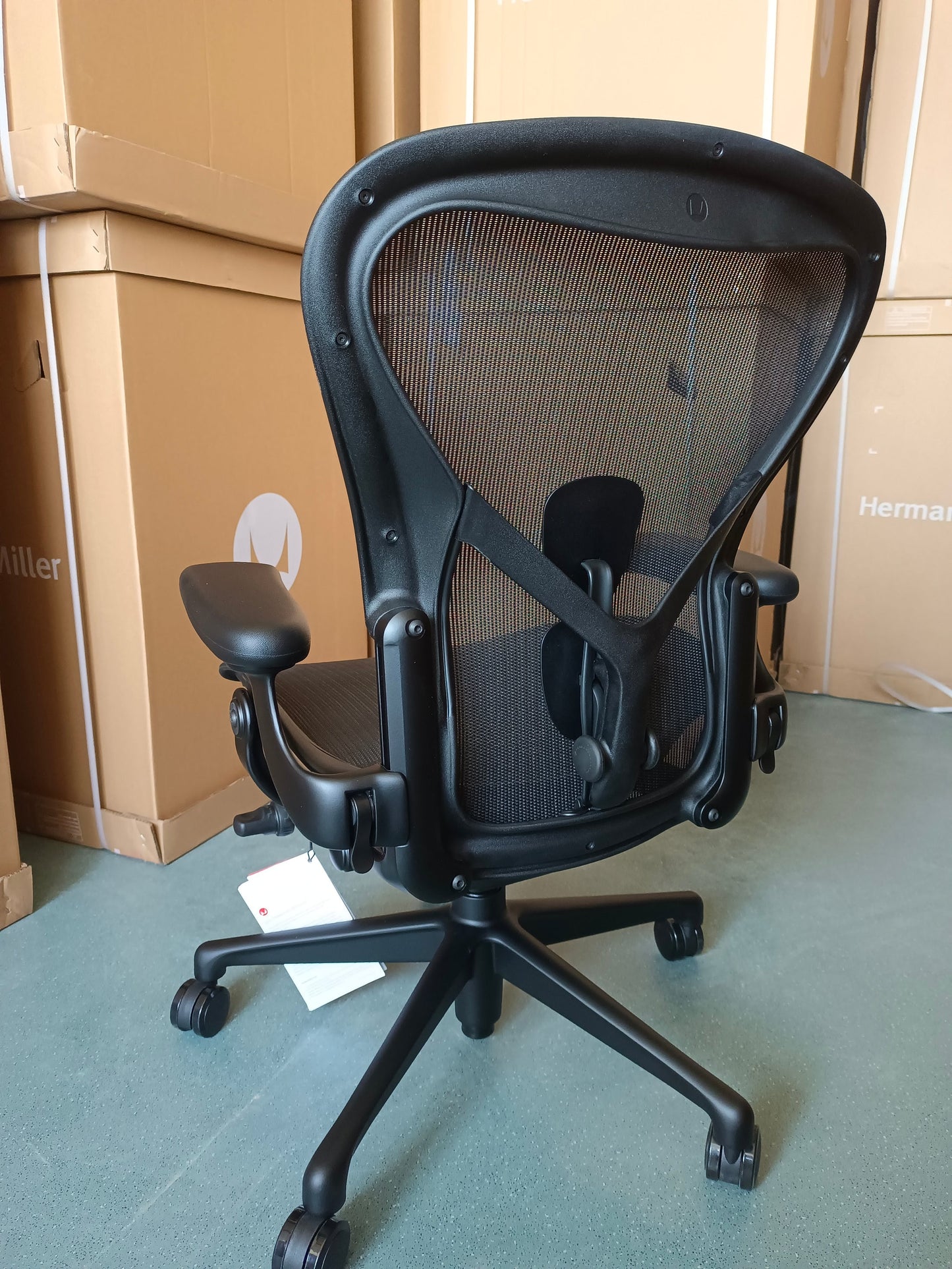 Herman Miller | Aeron Chair With Onyx Frame With Onyx Ultra Matte Finish Aluminum Base