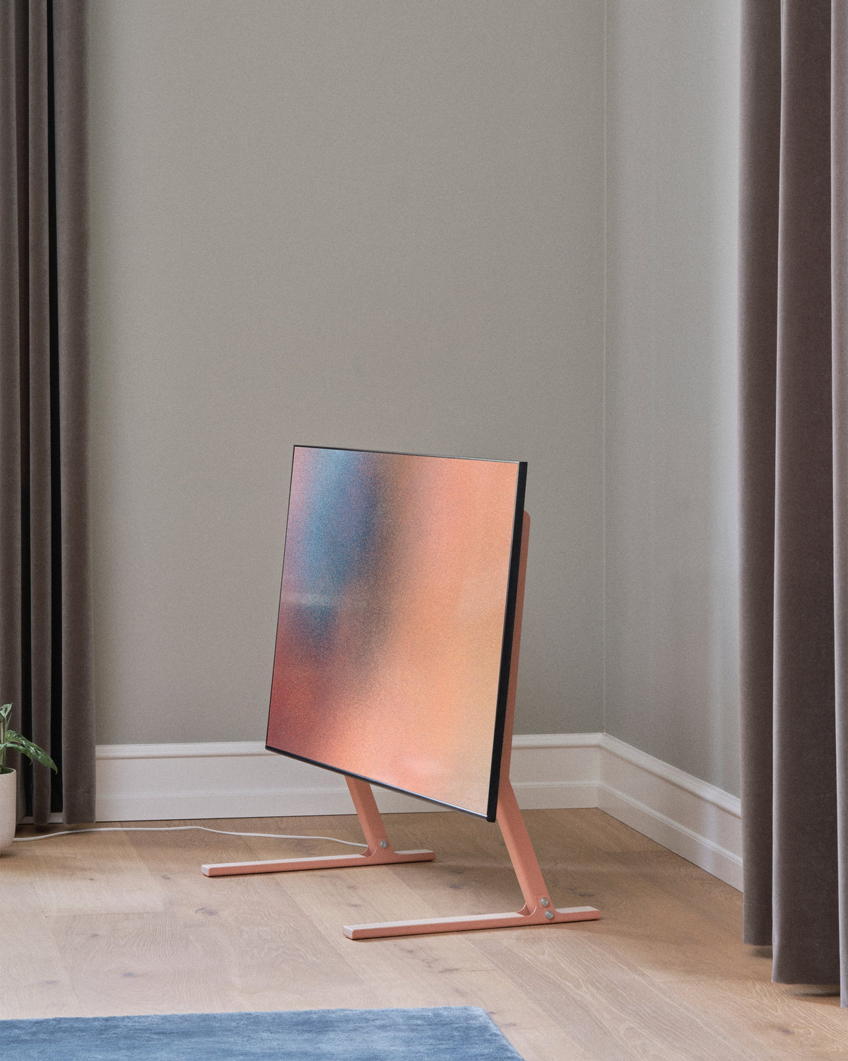 Pedestal Bendy Low TV Stand