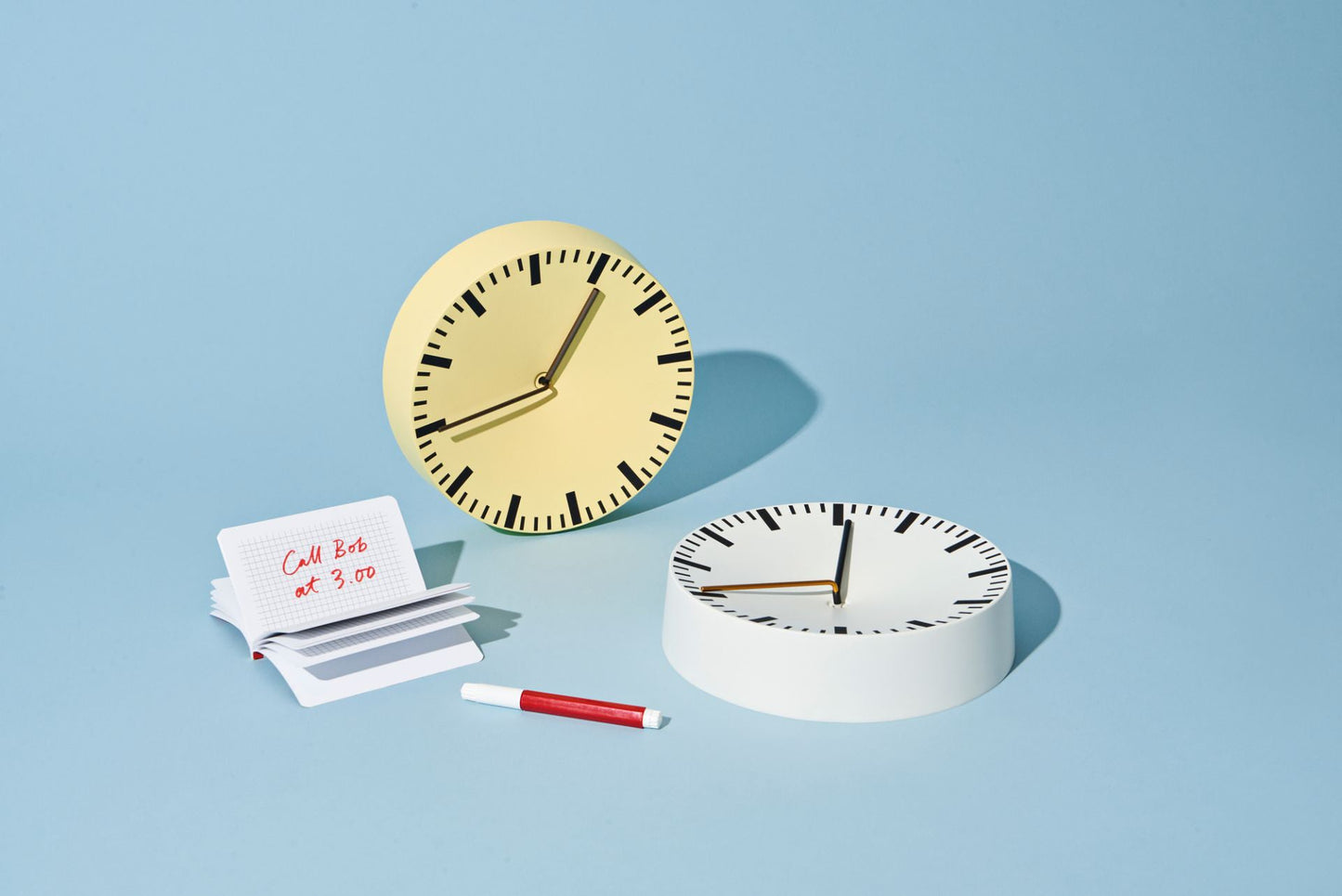 HAY | Horloge analogique - Jaune