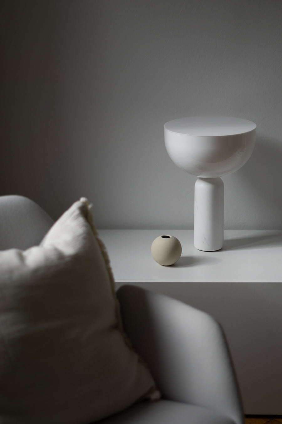 NEUE ARBEITEN | Kizu Tischlampe - Weißer Marmor, Klein 