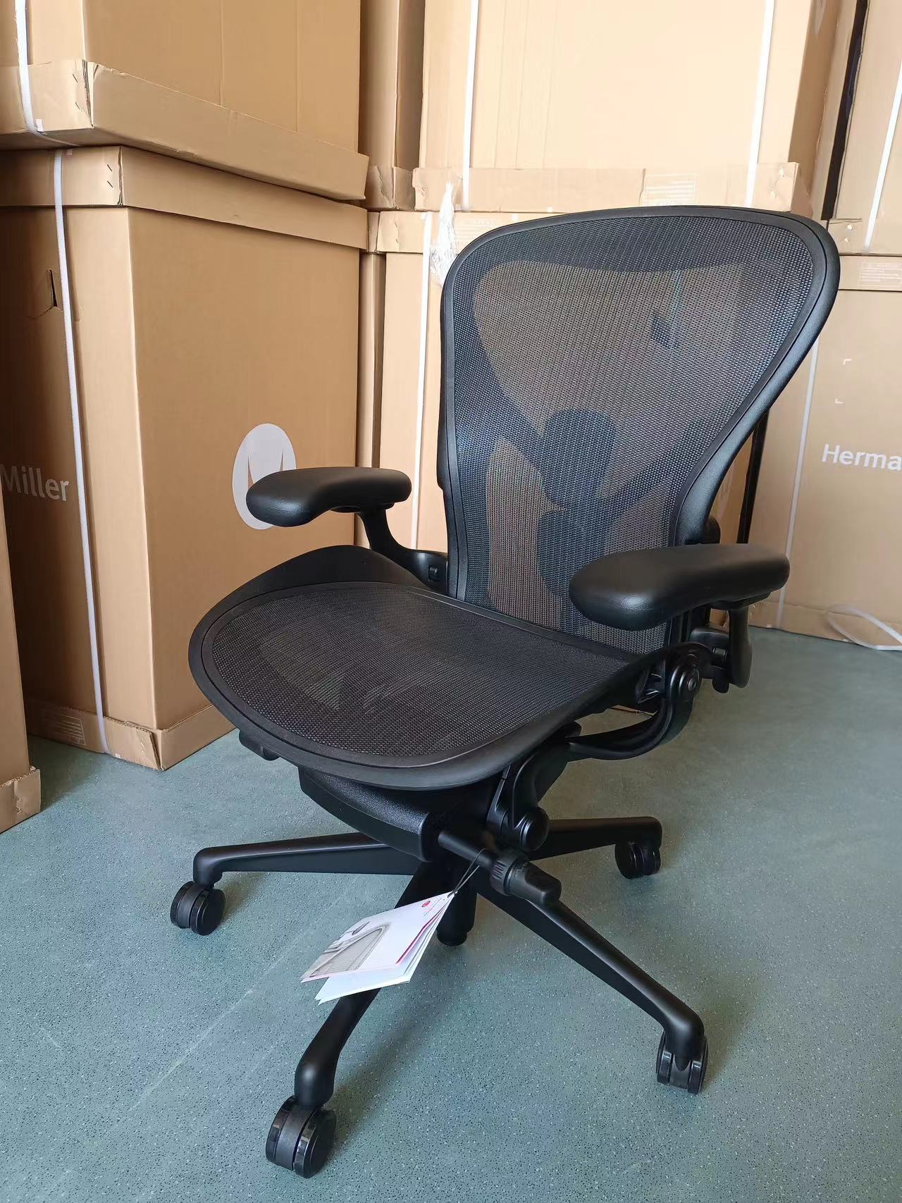 Herman Miller | Aeron Chair With Onyx Frame With Onyx Ultra Matte Finish Aluminum Base