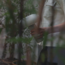 在图库查看器中加载和播放视频，NORMANN COPENHAGEN | Porta Table Lamp by Simon Legald
