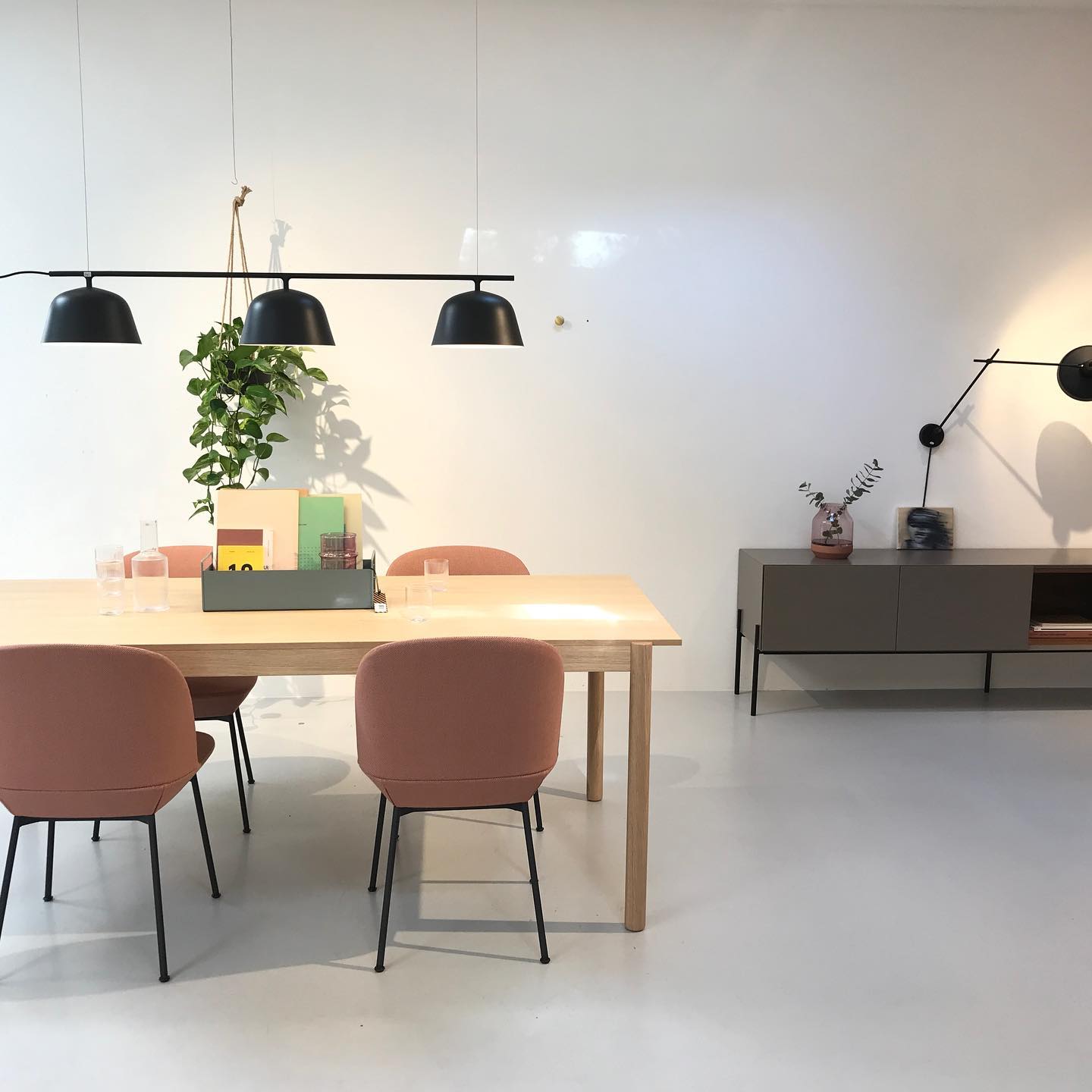 MUUTO | Ambit Rail-hanger (meerdere afwerkingen beschikbaar)