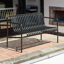 Laden Sie das Bild in den Galerie-Viewer, HEU | Palissade Lounge Sofa
