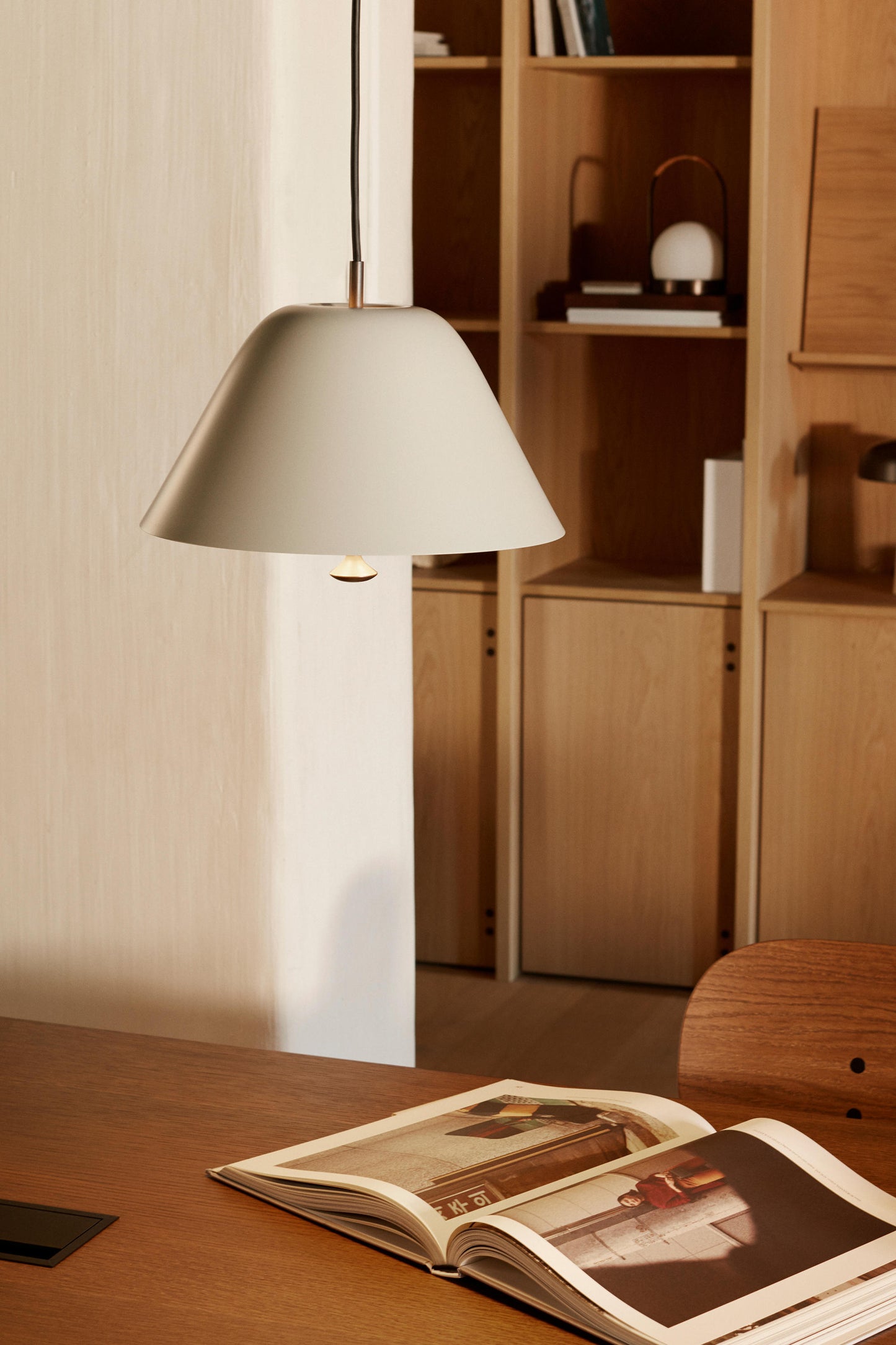 Audo Copenhagen | Levitate-Pendelleuchte von Afteroom Studio – Klein 28 cm (mehrere Ausführungen erhältlich) 